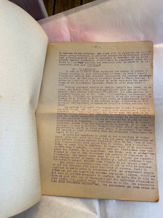 L'Esprit de la Terre Attribué à Pierre Teilhard de Chardin (S. J.) — Dactylographie originale, circa 1940-1950