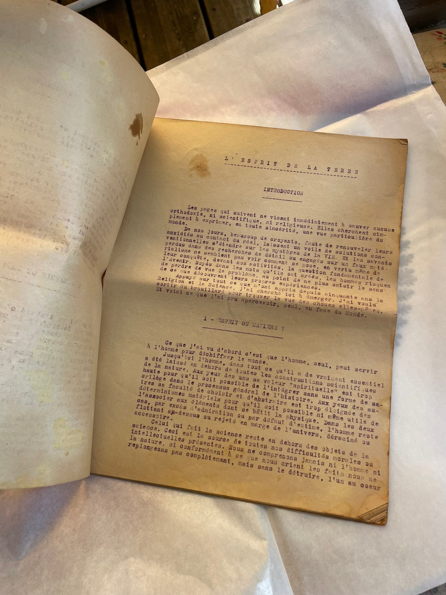 L'Esprit de la Terre Attribué à Pierre Teilhard de Chardin (S. J.) — Dactylographie originale, circa 1940-1950